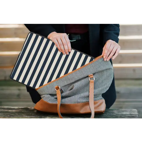 Verticale strepen - Blauw - Crème laptophoes neopreen klein 279 -tas