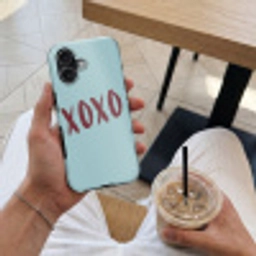 XOXO - Blauw - Rood Toughcase MagSafe Apple iPhone 17 klein -Sfeer1M