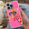 Giraf - Roze - Bril - Sjaal Hoesje iPhone 16 Pro Max met koord klein -sfeer3