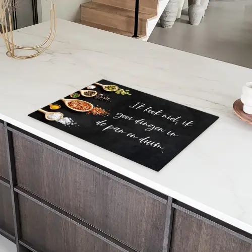 Ik gooi dingen in de pan en duim - Keuken - Quotes - Spreuken - Humor Inductie beschermer vinyl 3mm klein -sfeer8