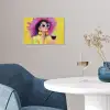 Vrouw - Hoed - Paars - Wijn poster papier klein -sfeer3