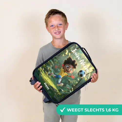 Jongen - Voetbal - Bos - Bomen Kinderkoffer - Zwart klein -sfeer4_NL