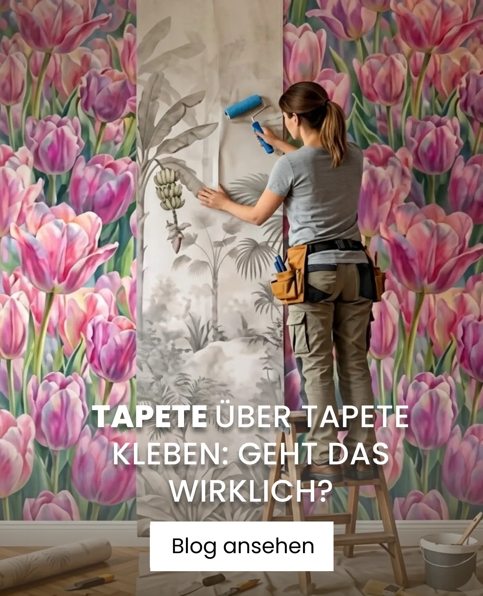Frau, die Tapete über Tapete macht