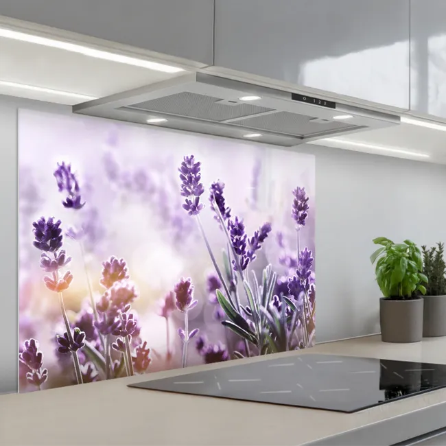 Paraschizzi cucina - Gioco della luce di lavanda