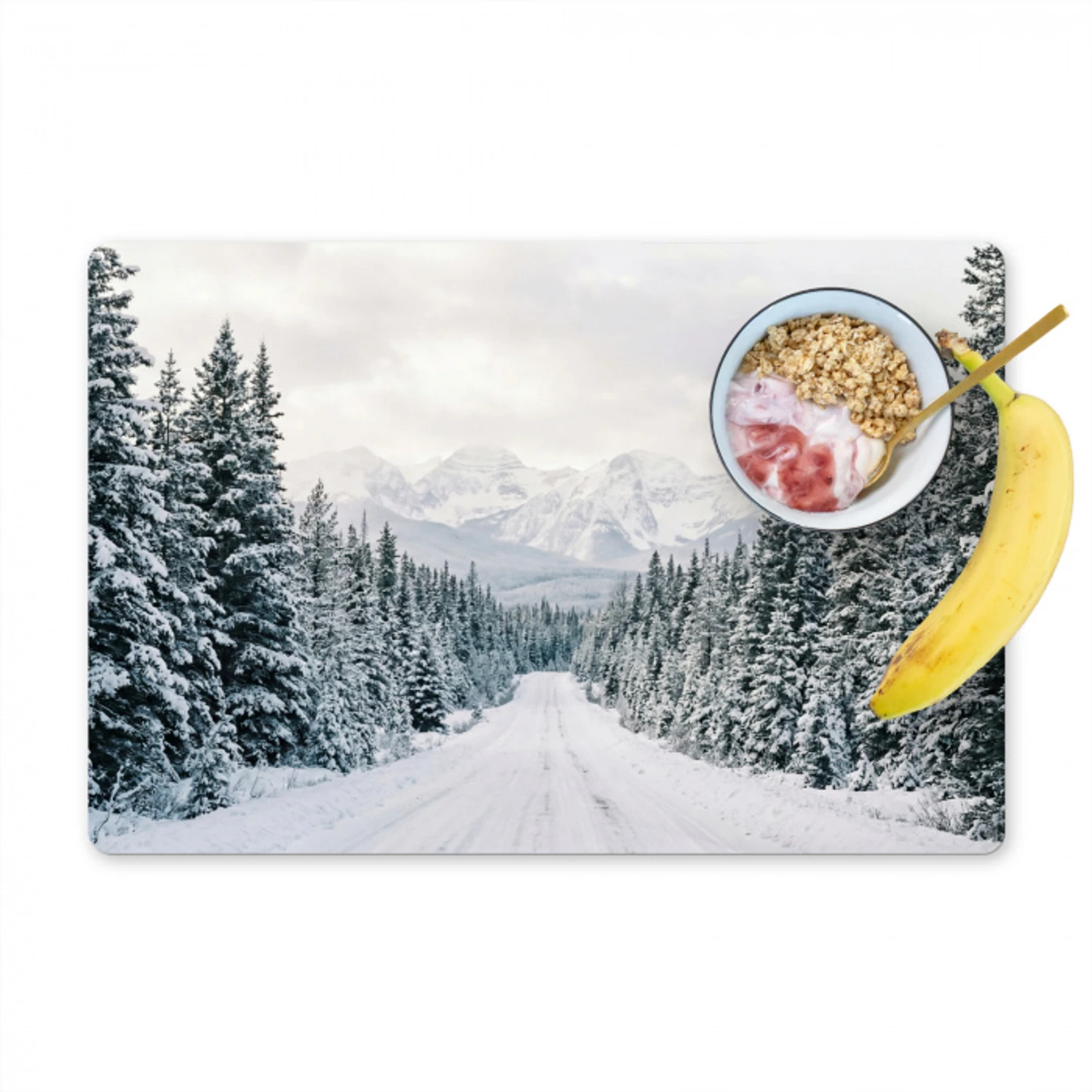 Weg - Sneeuw - Naaldbos - Winter - Avontuurlijk Placemat vinyl groot -zzzproduct_Kitchenyeah-website