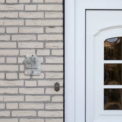 Beton - Klassiek Naambord Huisje klein -sfeer1