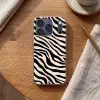 Zebraprint - Dynamisch - Roze Telefoonhoesje iPhone 17 Pro klein -sfeer1