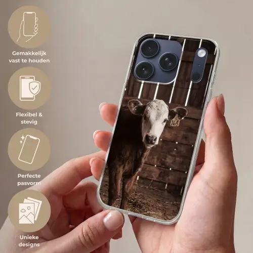 Kalf - Oormerk - Houten stal Telefoonhoesje iPhone 17 Pro klein -sfeer3_NL