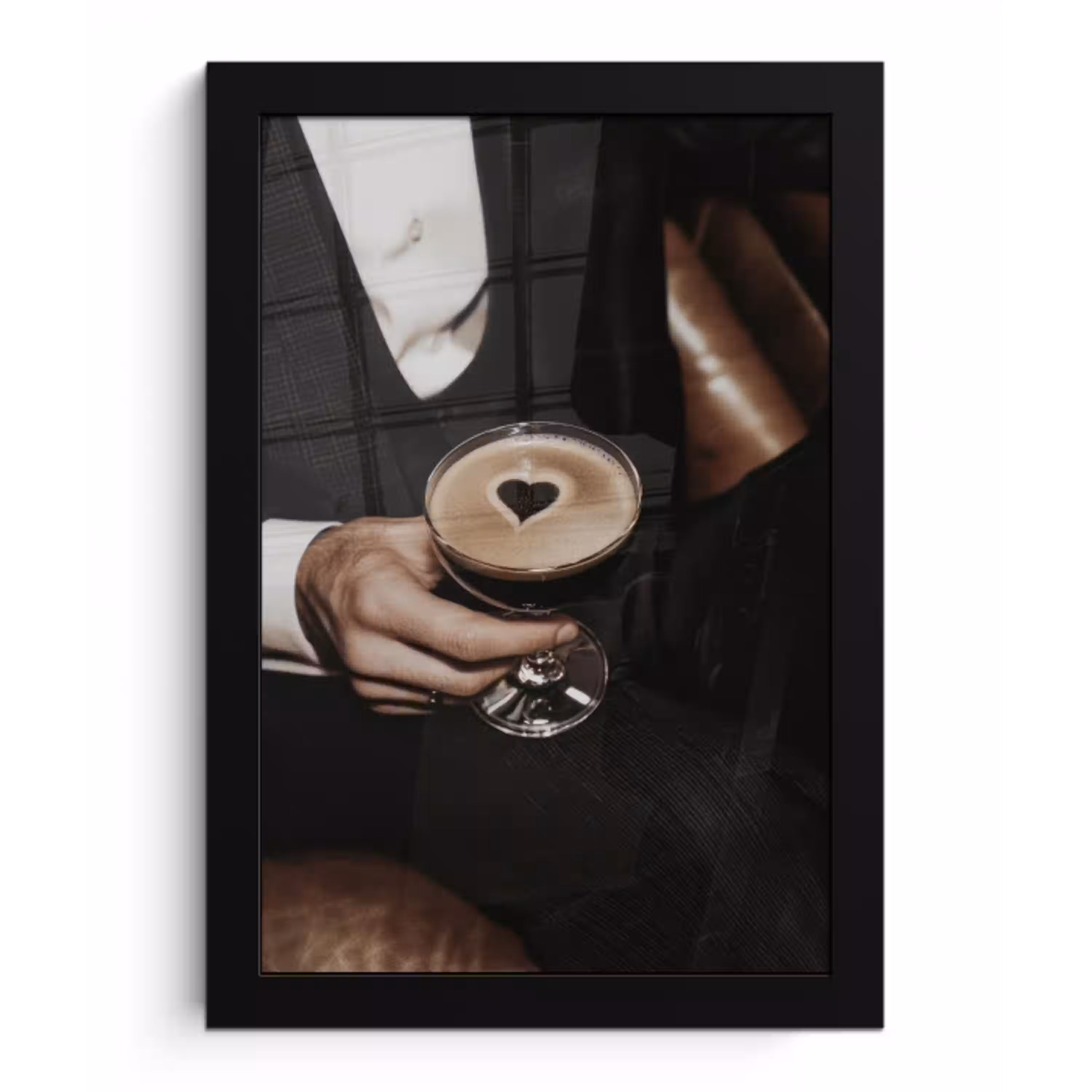 Hartje - Cocktail - Espresso Martini - Hand fotolijst zwart zonder passe partout klein -3d