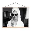 Zonnebril - Vrouw - Zwart - Wit textielposter latten blank klein -3d