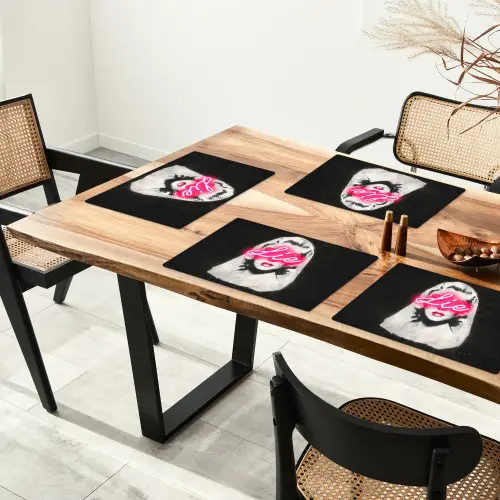 Neon - Letters - Vintage - Vrouw Placemat vinyl groot -zzsfeer4_Kitchenyeah-website