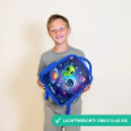 Vrolijke Ontmoeting in de Ruimte Kinderrugzak - Blauw middel -sfeer1_UK