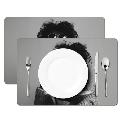 Vrouw - Pasta - Zwart - Wit Placemat vinyl groot -zzsfeer2_Kitchenyeah-website