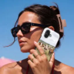 Koeien - Portret - Weide - Boerderij - Nieuwsgierig Toughcase MagSafe Apple iPhone 17 klein -Sfeer2V