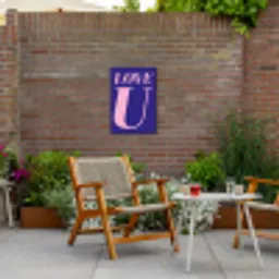 Love - Blauw - Valentijn Tuinposter op houten frame 2 cm dik klein -sfeer3