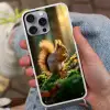 Eekhoorn - Nootje - Gras Hoesje iPhone 16 Pro Max met koord klein -sfeer3