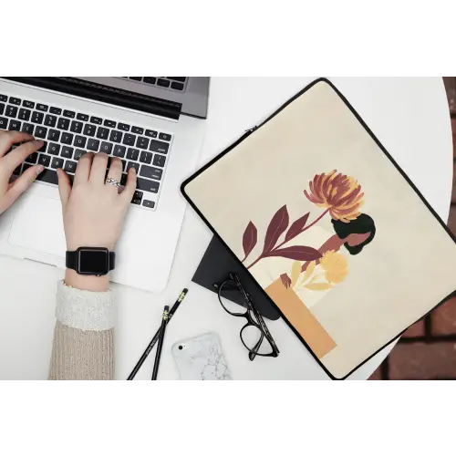 Vrouw - Minimalistisch - Bloem laptophoes neopreen klein -bureau