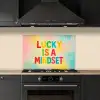 Quote - Lucky - Regenboogkleuren keuken achterwand spatscherm klein -sfeer1