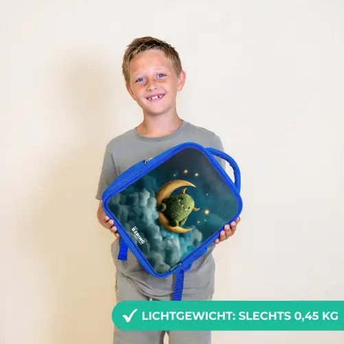 Groen monster op maansikkel Kinderrugzak - Blauw middel -sfeer1_NL