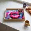Graffiti - Lippen - Felroze - Geschilderd Dienblad Rechthoek middel -sfeer2