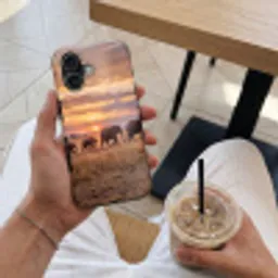 Olifanten - Savanne - Zonsondergang - Afrika - Warm Toughcase MagSafe Apple iPhone 17 klein -Sfeer1M