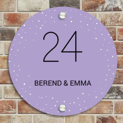 Paars met stippen - Klassiek Naambord Rond klein -sfeer2