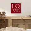 Love - Rood - Hatjes plexiglas 5mm klein -sfeer4