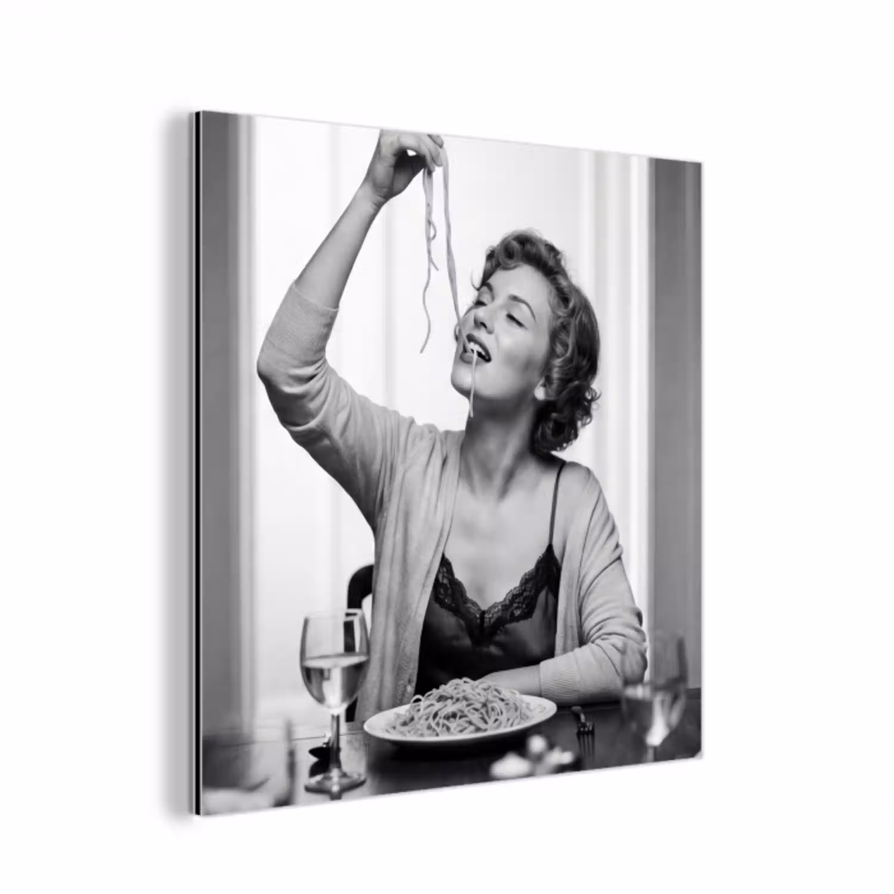Vrouw - Spaghetti - Zwart - Wit aluminium wit klein -3d