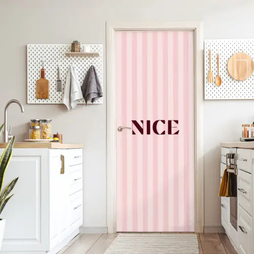 Nice - Strepen - Roze deurposter klein -sfeer5