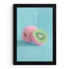 Kiwi - Blauw - Surrealistisch fotolijst zwart zonder passe partout klein -3d