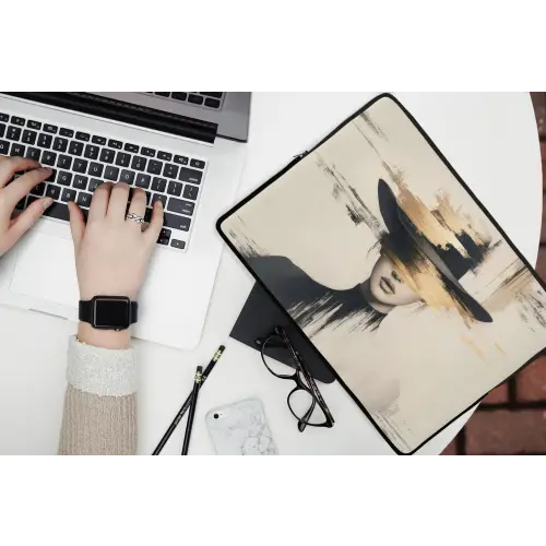 Vrouw - Hoed - Verf laptophoes neopreen klein -bureau
