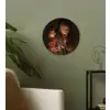 Oude vrouw en jongen met kaarsen - Schilderij van Peter Paul Rubens Wandcirkel kunststof plaat 5mm dik klein -sfeer3