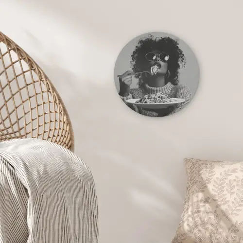 Vrouw - Pasta - Zwart - Wit Akoestische PET Vilt - Rond klein -sfeer4