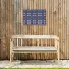 Schelp - Nautisch - Blauw - Wit Tuinposter op houten frame 2 cm dik klein 845 -sfeer4