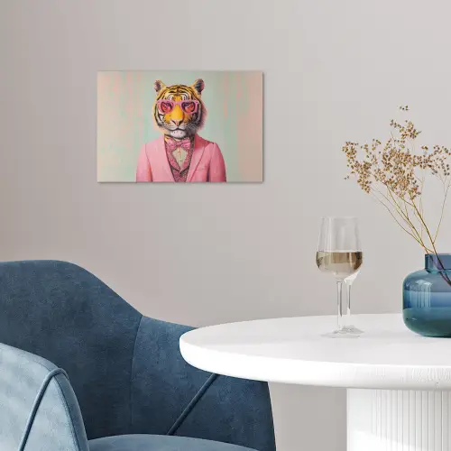 Tijger - Strik - Jasje - Roze poster papier klein -sfeer3