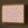 Giraffe - Lichtroze - Warm - Roze Light Box met batterij (Wandlamp) middel 907 -z3d_website