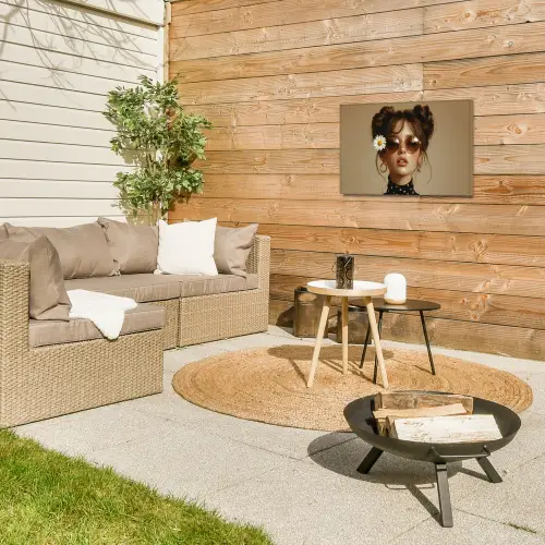 Vrouw - Beige - Bloem - Modern - Portret Tuinposter op houten frame 2 cm dik klein -sfeer2