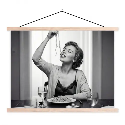 Vrouw - Spaghetti - Zwart - Wit textielposter latten blank klein -3d