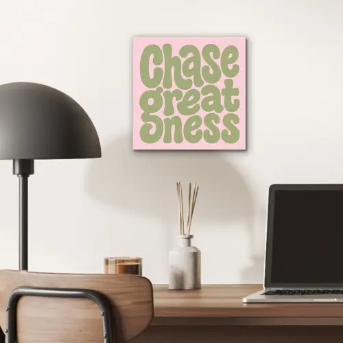 Chase greatness - Groen - Roze - Retro aluminium wit klein -sfeer5