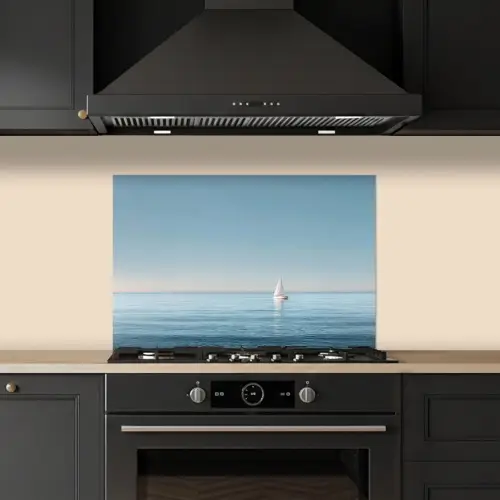 Zeilbootje - Kalme zee - Helderblauwe hemel keuken achterwand spatscherm klein -sfeer1