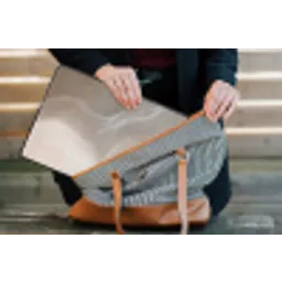 Golvende lijnen - Luchtstromen - Harmonieus laptophoes neopreen klein -tas