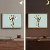 Giraffe - Illustratie - Bruin - Minimalistisch Light Box met batterij (Wandlamp) middel -sfeer3