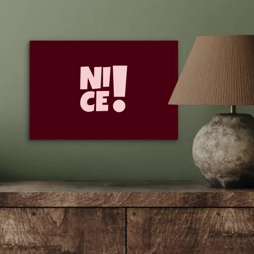 Nice - Uitroepteken - Rood aluminium wit klein -sfeer2