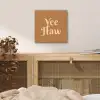 Yee haw - Bruin - Minimalistisch aluminium wit klein -sfeer3