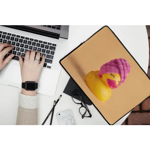 Badeend - Handdoek - Kleurrijk laptophoes neopreen klein -bureau
