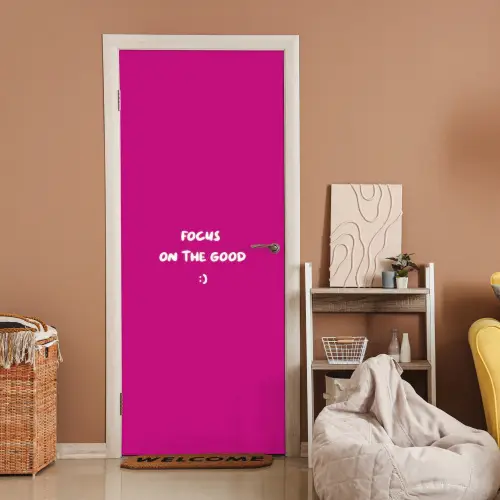 Focus - Smiley - Roze deurposter klein -sfeer1