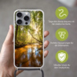 Bos - Beek - Zonlicht - Natuur - Groen Hoesje iPhone 16 Pro Max met koord klein -sfeer2_DE