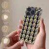 Retro - Bloem - Zwart - Okergeel Telefoonhoesje iPhone 17 Pro klein 878 -sfeer3_NL
