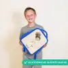 Meisje met een voetbal in beige kleuren Kinderrugzak - Blauw middel -sfeer1_NL