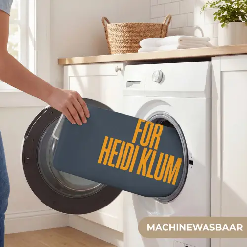 Too old for heidi klum - Geel - Blauw Badmat klein -USP_WasbaarNL
